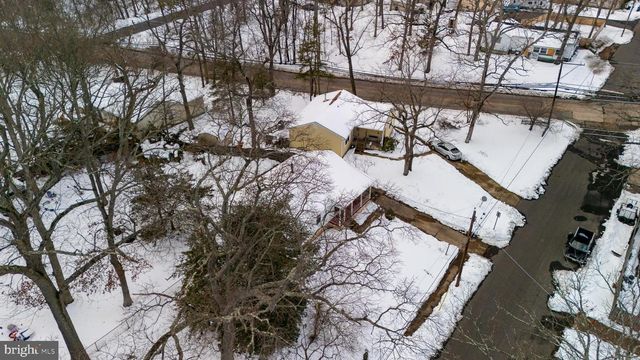 16 E WOODBURN AVE, Pine Hill, NJ 08021