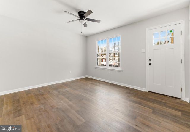 16 E WOODBURN AVE, Pine Hill, NJ 08021