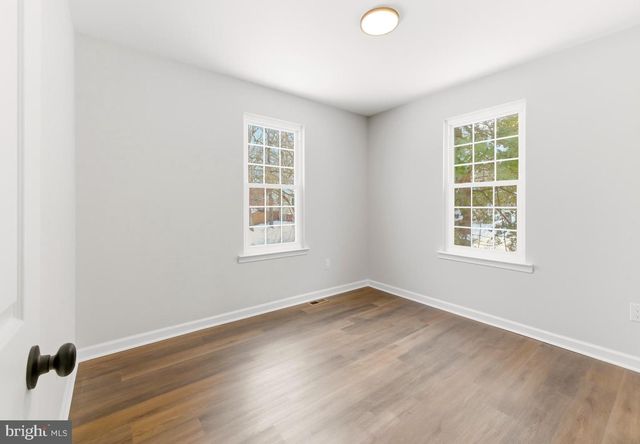 16 E WOODBURN AVE, Pine Hill, NJ 08021