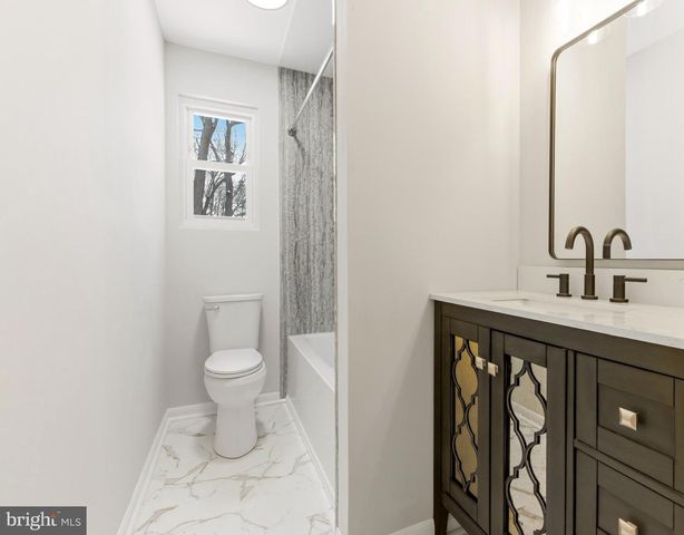 16 E WOODBURN AVE, Pine Hill, NJ 08021