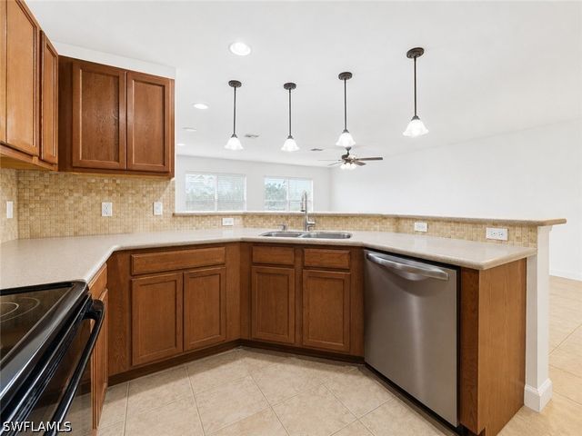 15120 Piping Plover CT 102, North Fort Myers, FL 33917