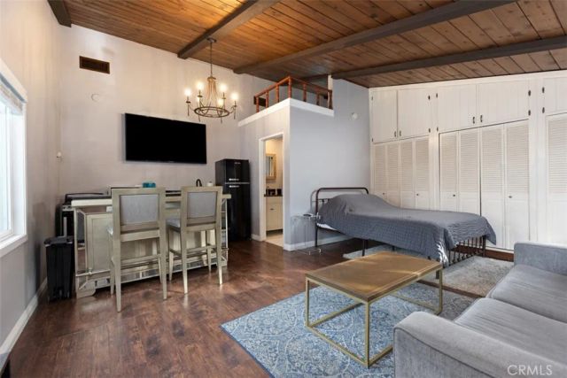 5851 Premiere Avenue, Lakewood, CA 90712