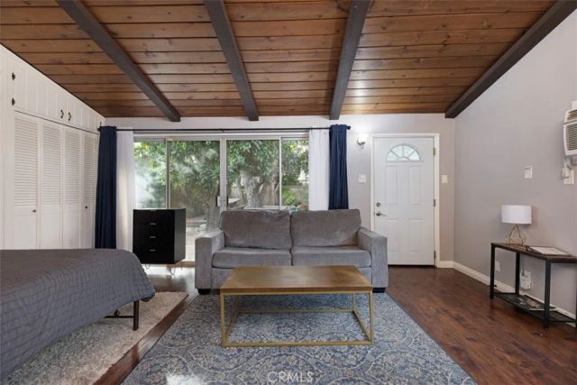 5851 Premiere Avenue, Lakewood, CA 90712