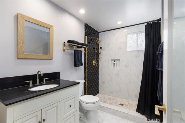 5851 Premiere Avenue, Lakewood, CA 90712