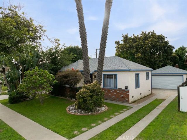 5851 Premiere Avenue, Lakewood, CA 90712