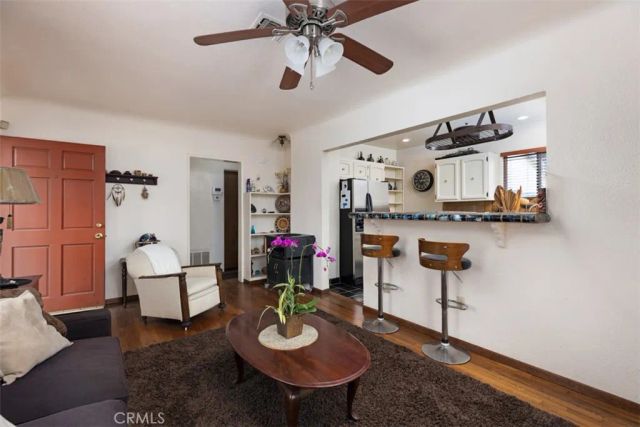 5851 Premiere Avenue, Lakewood, CA 90712