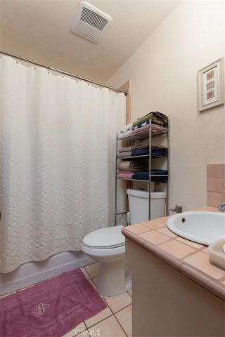 5851 Premiere Avenue, Lakewood, CA 90712