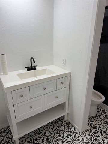 6649 Westwick Drive, Houston, TX 77072