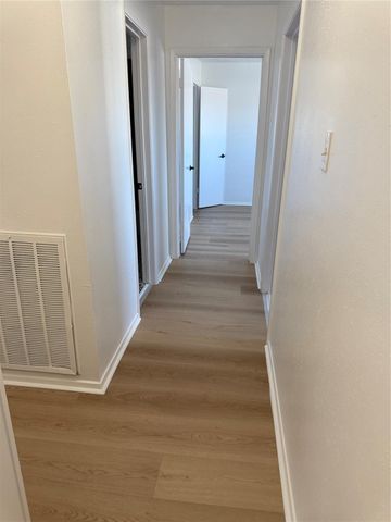 6649 Westwick Drive, Houston, TX 77072