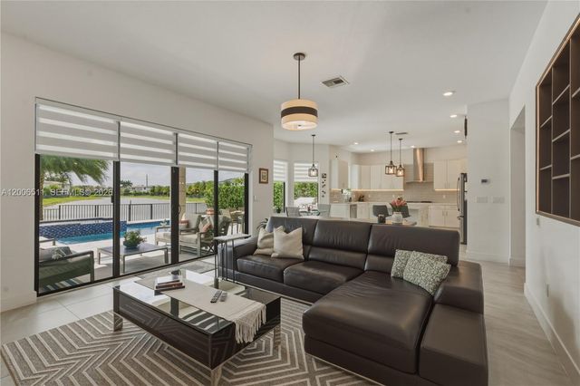 10730 Oceano Way, Parkland, FL 33076