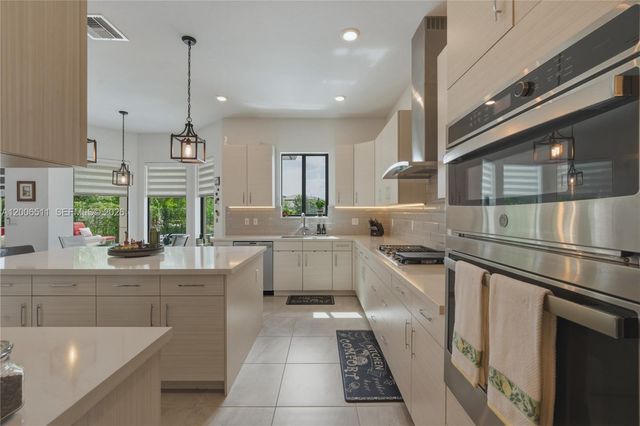 10730 Oceano Way, Parkland, FL 33076