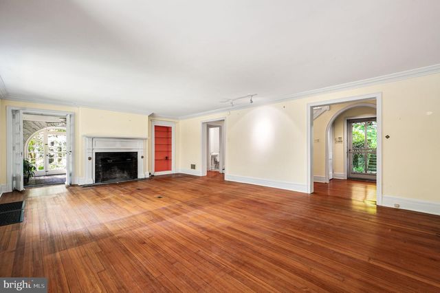 7700 LINCOLN DR, Philadelphia, PA 19118