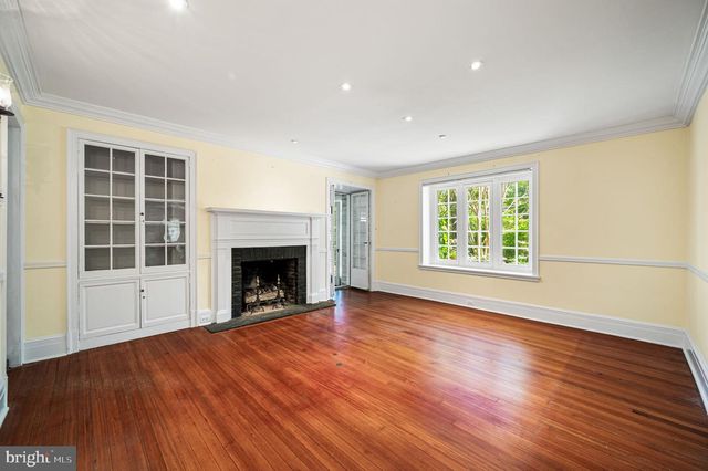 7700 LINCOLN DR, Philadelphia, PA 19118