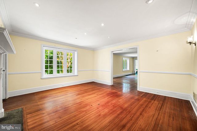 7700 LINCOLN DR, Philadelphia, PA 19118