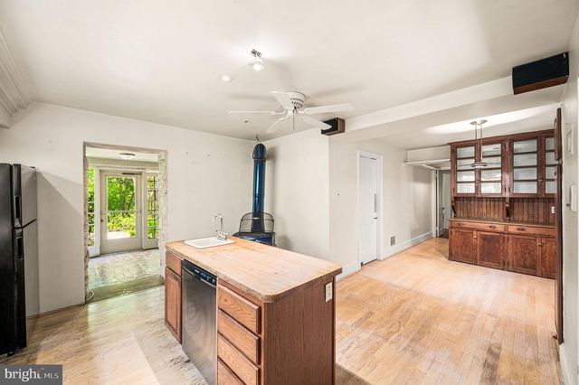 7700 LINCOLN DR, Philadelphia, PA 19118