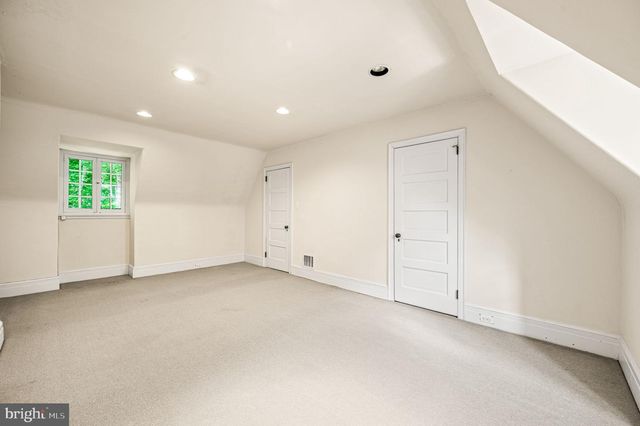 7700 LINCOLN DR, Philadelphia, PA 19118