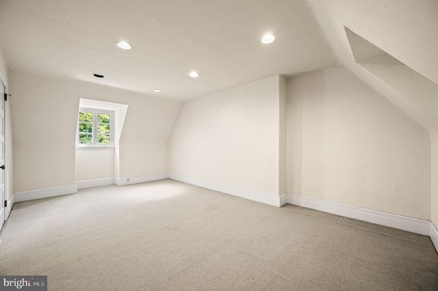 7700 LINCOLN DR, Philadelphia, PA 19118