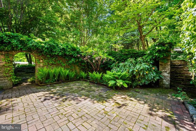 7700 LINCOLN DR, Philadelphia, PA 19118