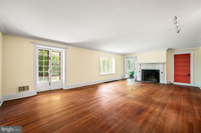 7700 LINCOLN DR, Philadelphia, PA 19118