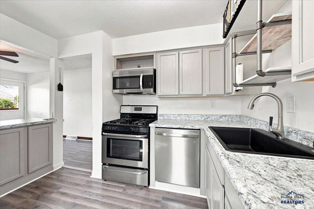 712 N West Boulevard, Rapid City, SD 57701