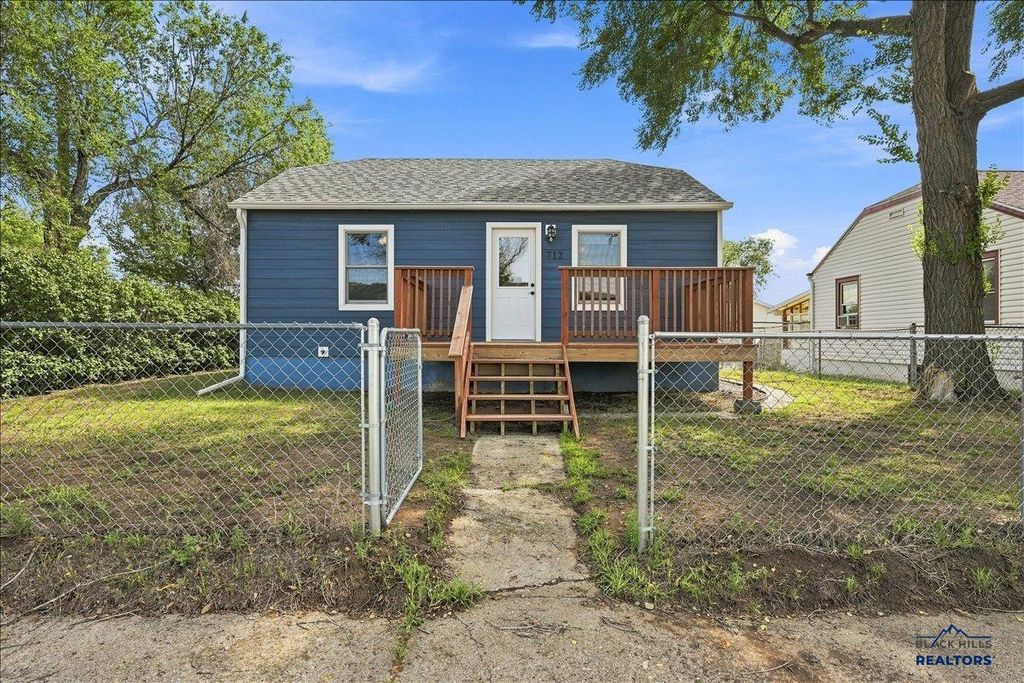 712 N West Boulevard, Rapid City, SD 57701