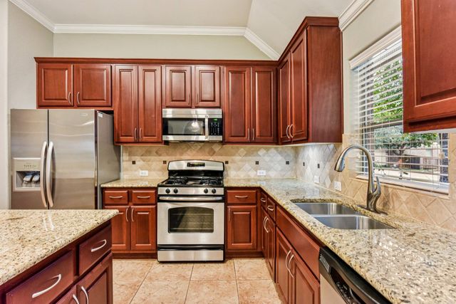 303 Flagstone CT, Cedar Park, TX 78613