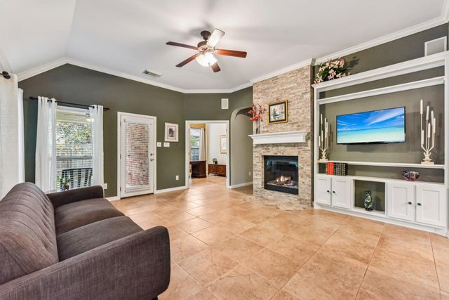 303 Flagstone CT, Cedar Park, TX 78613