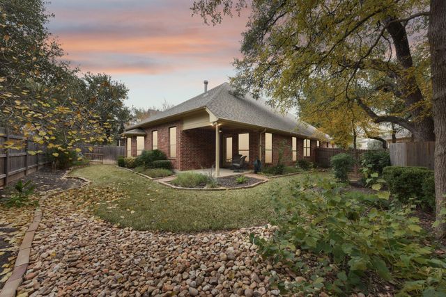 303 Flagstone CT, Cedar Park, TX 78613