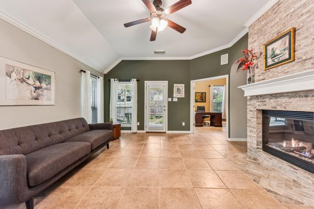 303 Flagstone CT, Cedar Park, TX 78613