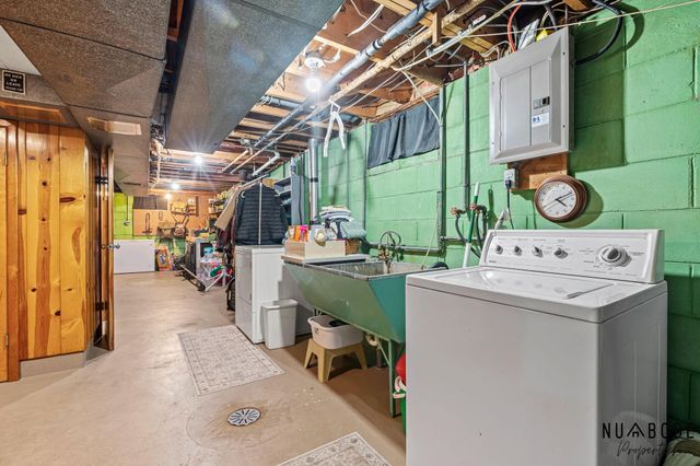 3447 Chippewa Drive, Norton Shores, MI 49441