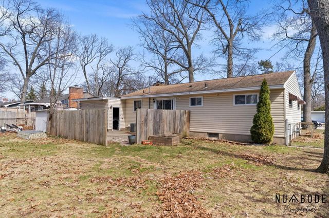 3447 Chippewa Drive, Norton Shores, MI 49441