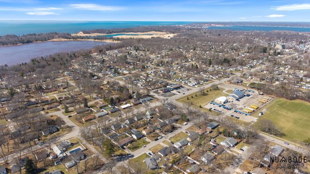 3447 Chippewa Drive, Norton Shores, MI 49441