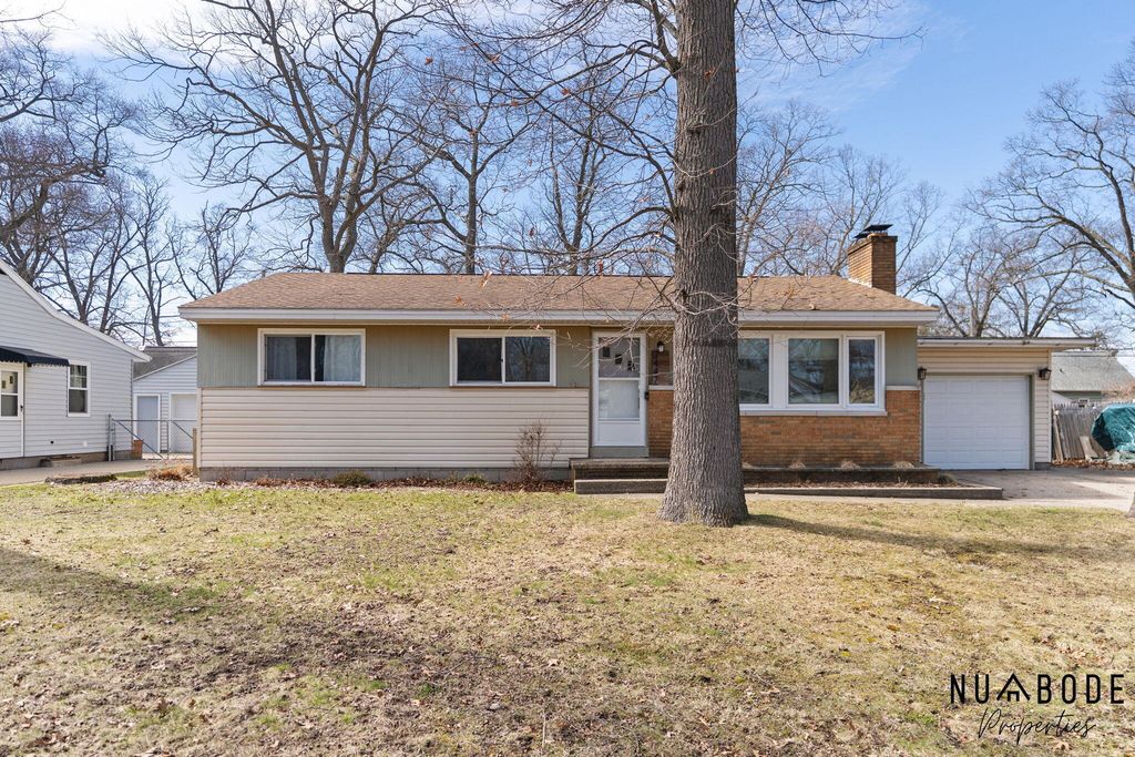 3447 Chippewa Drive, Norton Shores, MI 49441