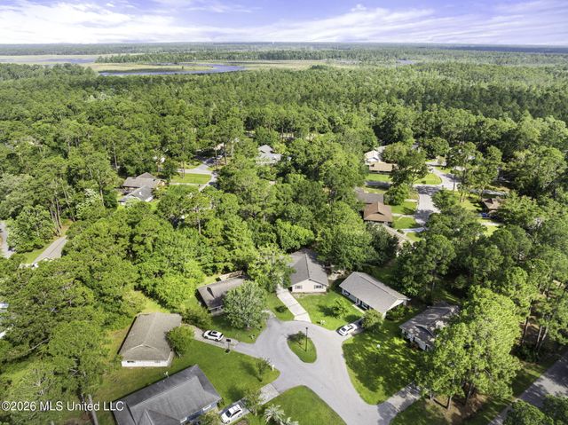 3 Pecan Ridge, Diamondhead, MS 39525
