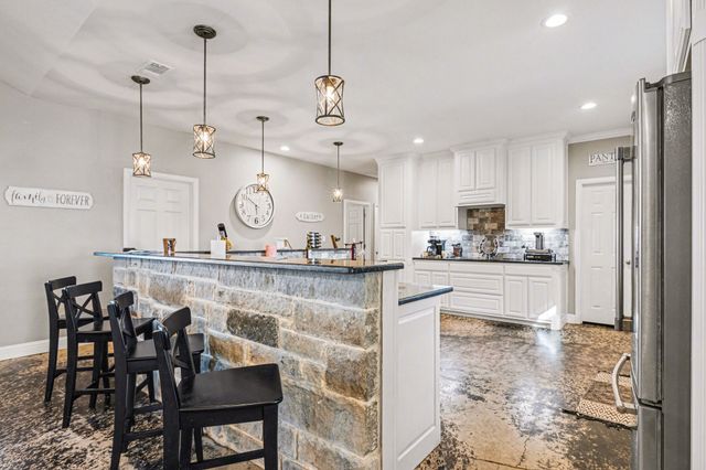 227 Amanda Drive, Weatherford, TX 76088