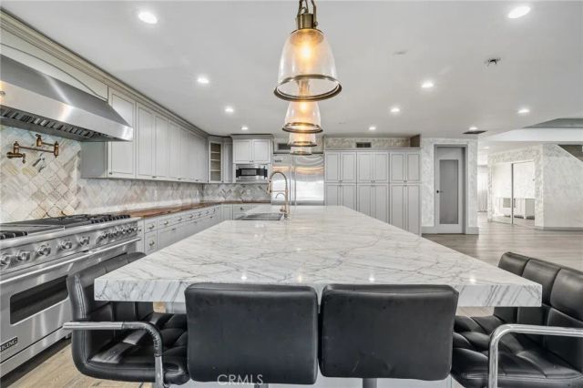 17153 Rayen Street, Sherwood Forest, CA 91325