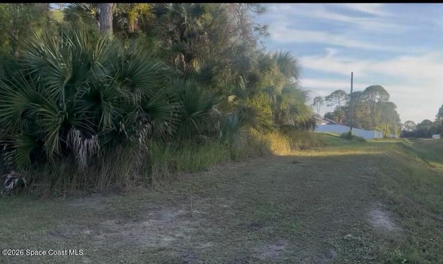 800 Peyton Avenue, Palm Bay, FL 32908