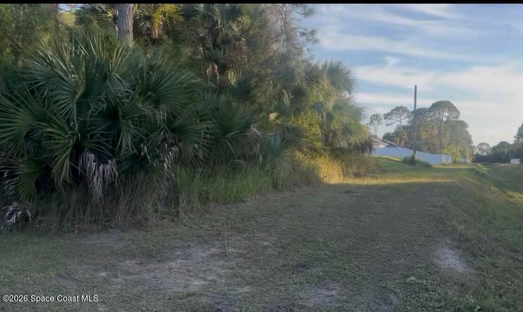 800 Peyton Avenue, Palm Bay, FL 32908