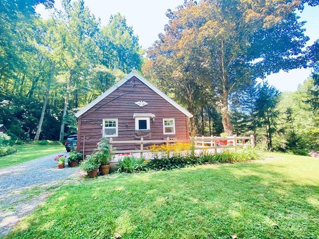 100 Crosspatch Drive, Bryson City, NC 28713