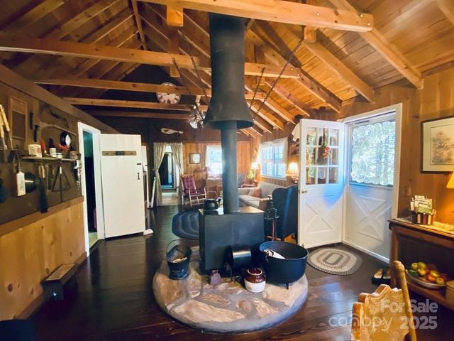100 Crosspatch Drive, Bryson City, NC 28713