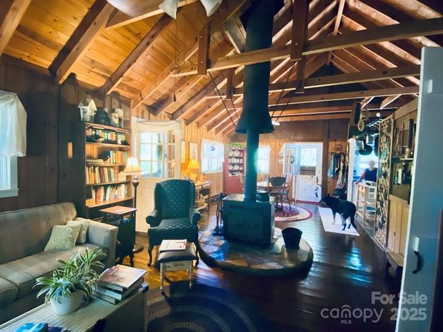 100 Crosspatch Drive, Bryson City, NC 28713