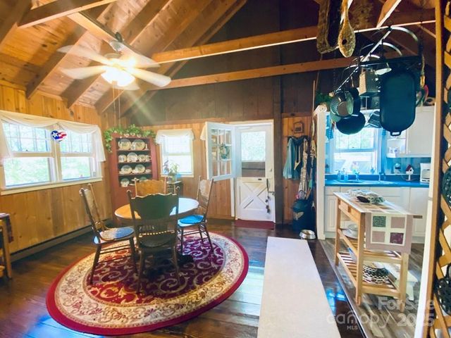 100 Crosspatch Drive, Bryson City, NC 28713