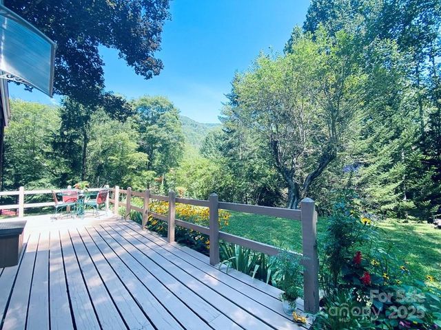 100 Crosspatch Drive, Bryson City, NC 28713