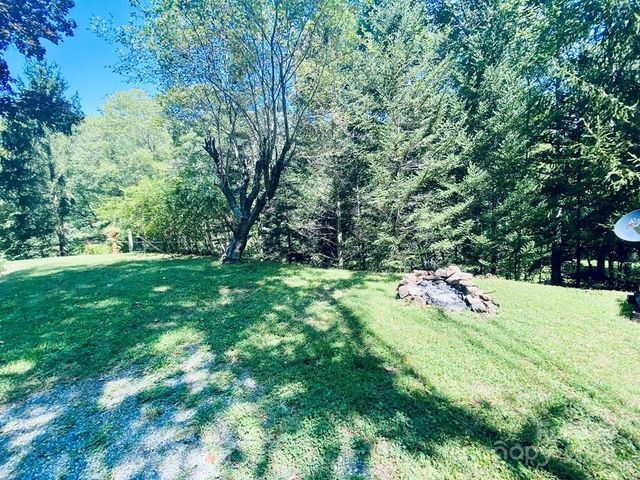100 Crosspatch Drive, Bryson City, NC 28713