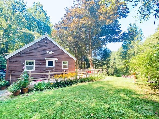 100 Crosspatch Drive, Bryson City, NC 28713