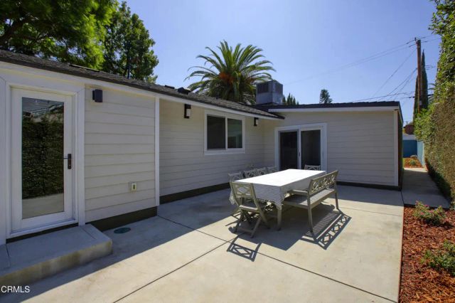 2901 W Oak Street, Burbank, CA 91505