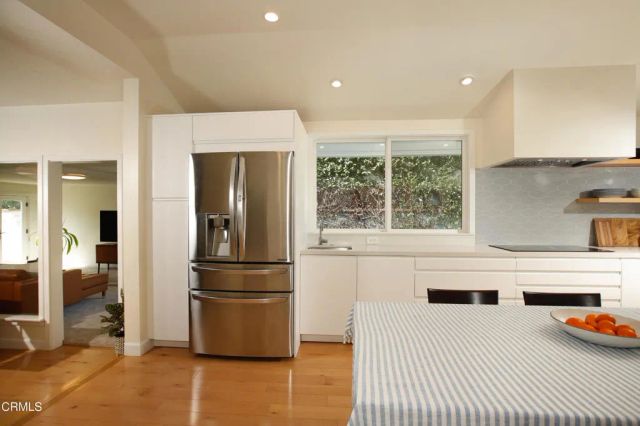 2901 W Oak Street, Burbank, CA 91505