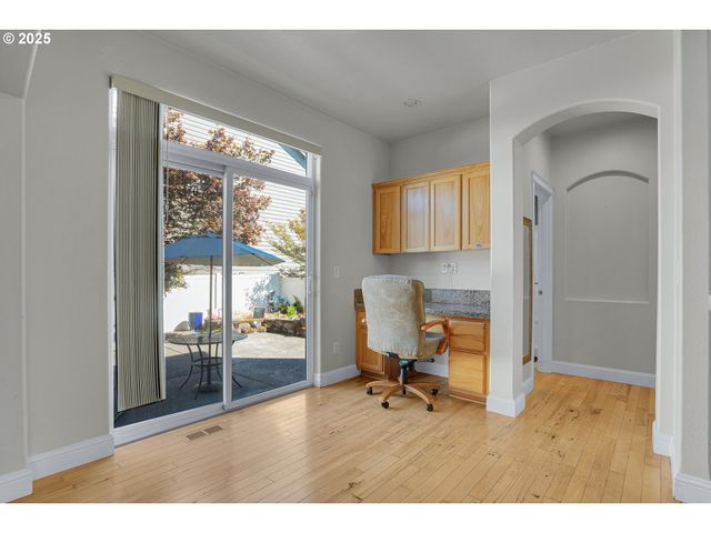 812 N 27TH Ave, Cornelius, OR 97113