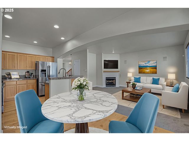 812 N 27TH Ave, Cornelius, OR 97113