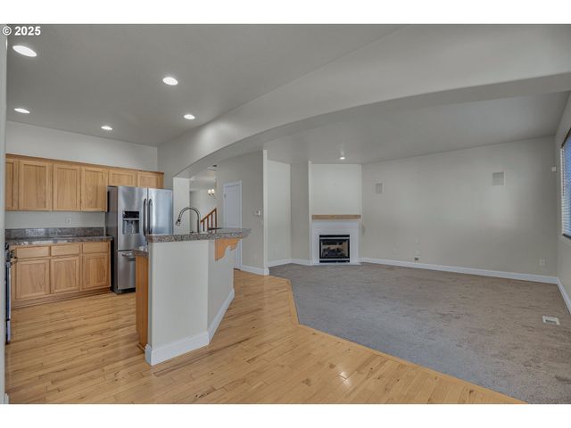 812 N 27TH Ave, Cornelius, OR 97113